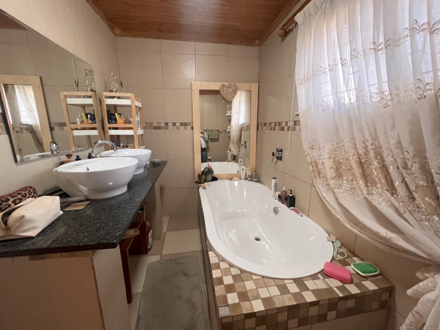 3 Bedroom Property for Sale in Ehrlich Park Free State